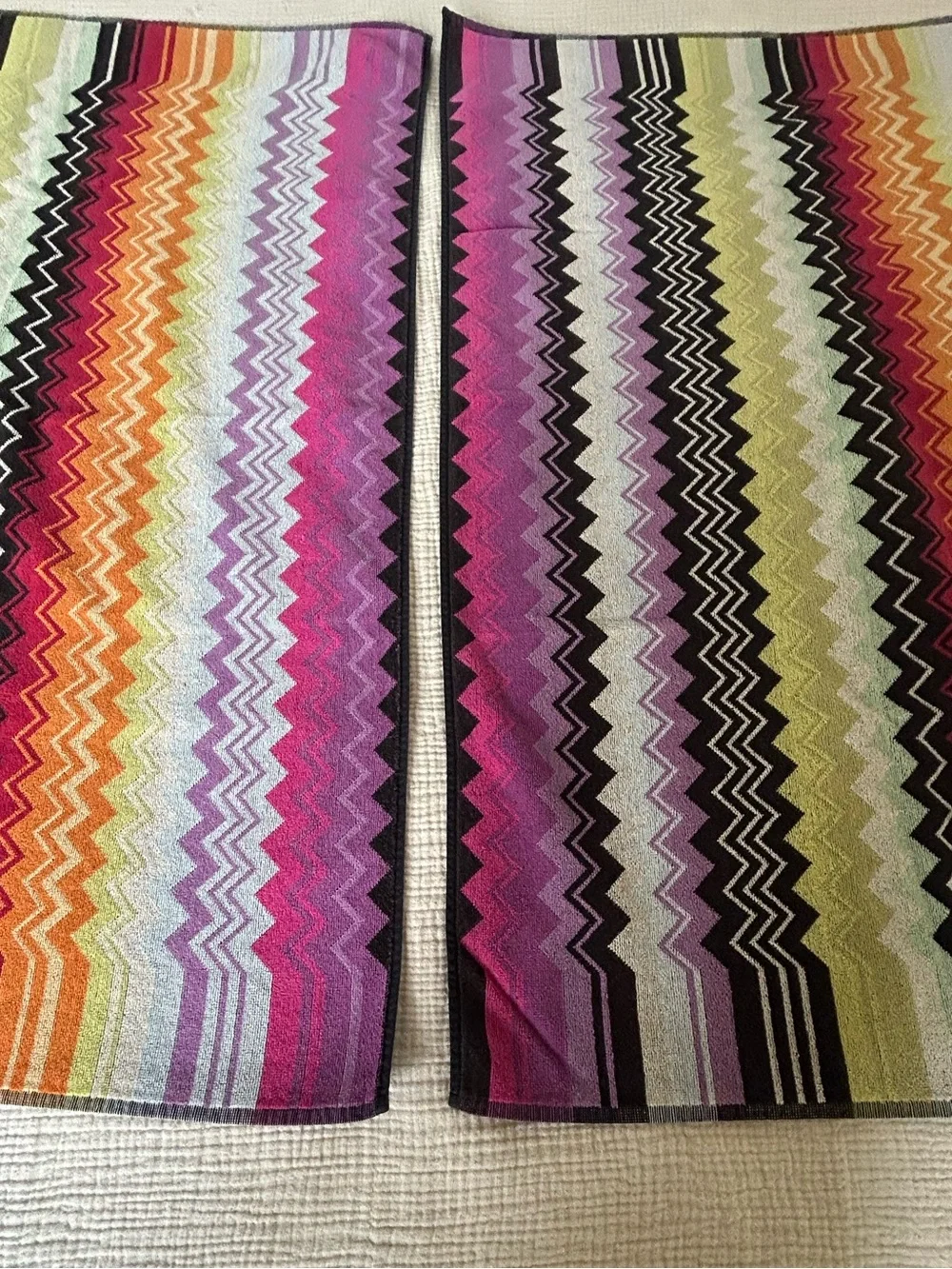 Missoni Giacomo Chevron Set of 2 Bath Towels. 41” x 27”. Pre owned. EUC.
